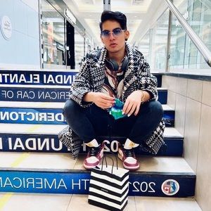 Meet your Posher, Fernando